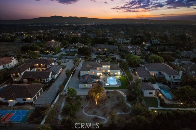 Detail Gallery Image 14 of 59 For 1029 E Belmont Abbey Ln, Claremont,  CA 91711 - 5 Beds | 6 Baths