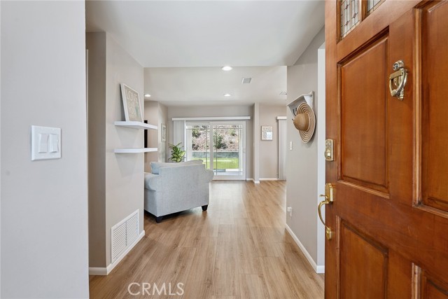 5929 Adler Avenue, Woodland Hills CA: https://media.crmls.org/medias/ff3595d2-913b-4673-9ed8-16eb8156e8f5.jpg