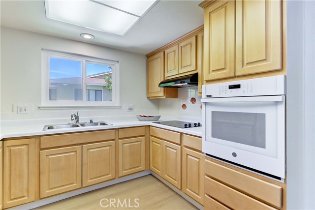 925 Ave Majorca, Laguna Woods CA: https://media.crmls.org/medias/ff359a71-6e31-447f-b8b4-4d44bf3973c5.jpg