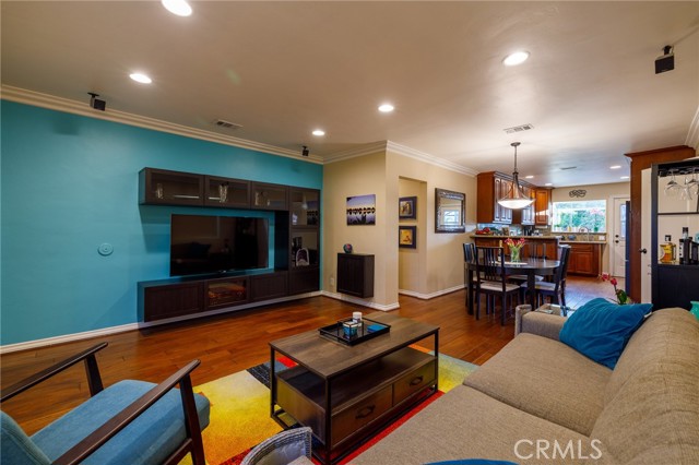 Detail Gallery Image 6 of 27 For 17726 Martha St, Encino,  CA 91316 - 3 Beds | 2 Baths