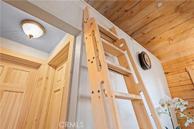 Detail Gallery Image 35 of 43 For 2222 Sierra View Dr, Arrowbear,  CA 92382 - 1 Beds | 1 Baths