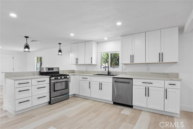 Detail Gallery Image 15 of 40 For 8880 Greenfield Park Dr, Bakersfield,  CA 93307 - 3 Beds | 3/1 Baths