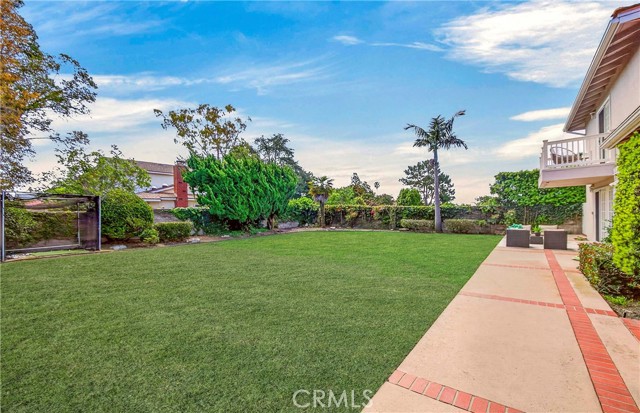 The grass has been virtually enhanced.