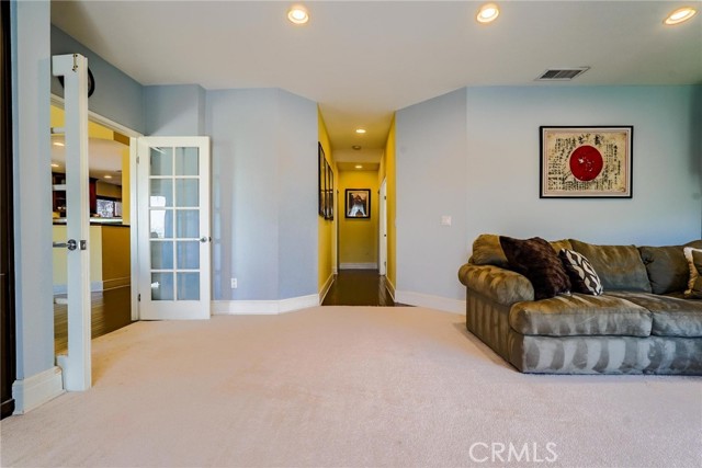 Detail Gallery Image 24 of 73 For 24163 Mentry Dr, Newhall,  CA 91321 - 6 Beds | 3/1 Baths
