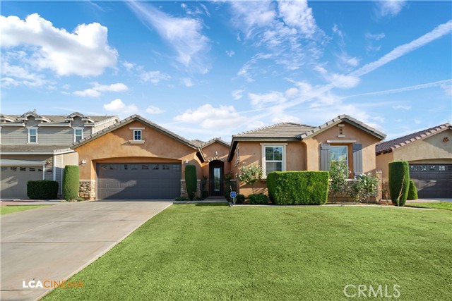 Detail Gallery Image 2 of 32 For 10607 Topiary Dr, Bakersfield,  CA 93306 - 4 Beds | 2 Baths