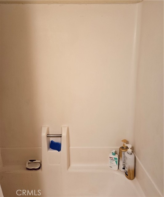 Detail Gallery Image 9 of 10 For 306 E Chestnut Ave #F,  Santa Ana,  CA 92701 - 1 Beds | 1 Baths