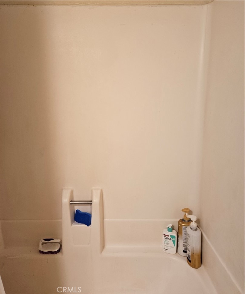 https://media.crmls.org/medias/ff37f7b6-c631-4da7-9d3a-5ff610f57c0c.jpg?preset=X-Large
