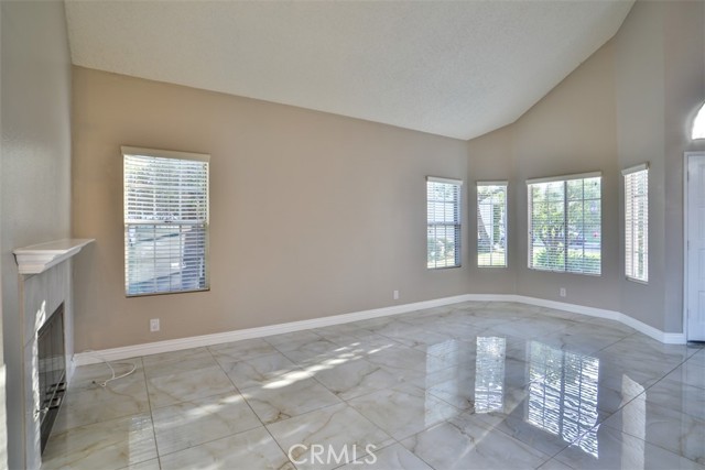 Detail Gallery Image 9 of 75 For 176 Calle Renata, San Dimas,  CA 91773 - 4 Beds | 2/1 Baths