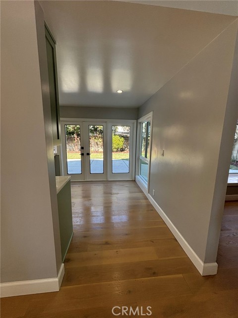 Dining Area - Kitchen