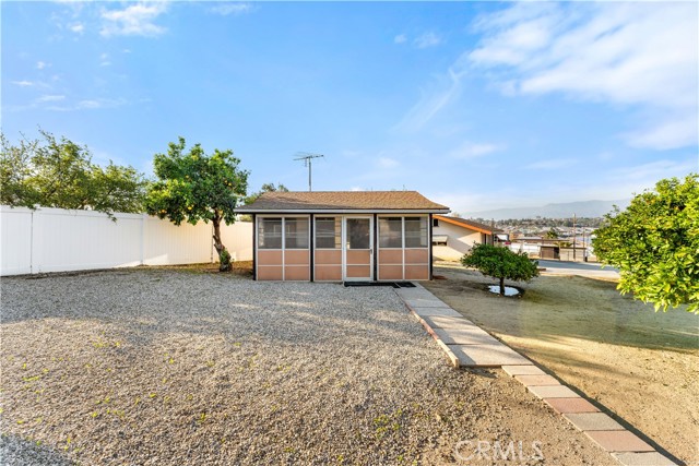 31840 Florida Street, Redlands CA: https://media.crmls.org/medias/ff39e9c3-0f52-45c1-9a6f-cfa97d62a2a3.jpg