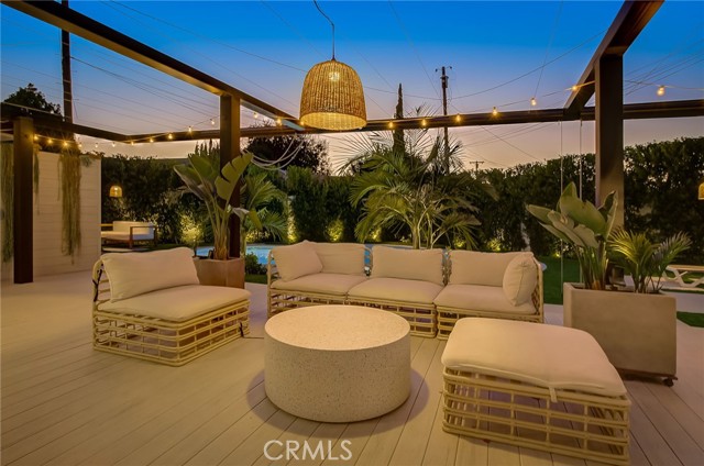 Detail Gallery Image 9 of 66 For 8161 Encino Ave, Northridge,  CA 91325 - 4 Beds | 3 Baths