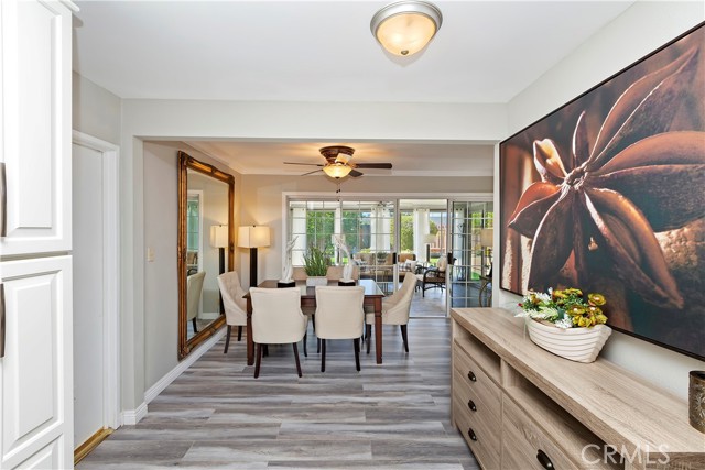 Formal Dining - The space between the dining room and kitchen can serve as a great butler's pantry.