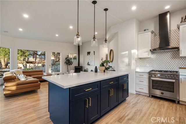 9570 Amoret Drive, Tujunga CA: https://media.crmls.org/medias/ff3ada7a-185d-45d7-858e-9834602805f8.jpg