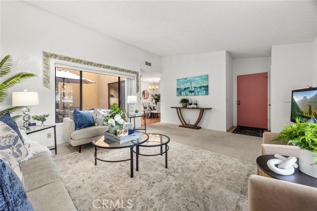 Detail Gallery Image 5 of 39 For 15930 Alta Vista Dr 613c,  La Mirada,  CA 90638 - 2 Beds | 2 Baths