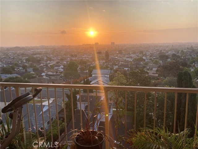 1108 Camino Real, Redondo Beach, California 90277, 3 Bedrooms Bedrooms, ,3 BathroomsBathrooms,Residential,Sold,Camino Real,PV22037368
