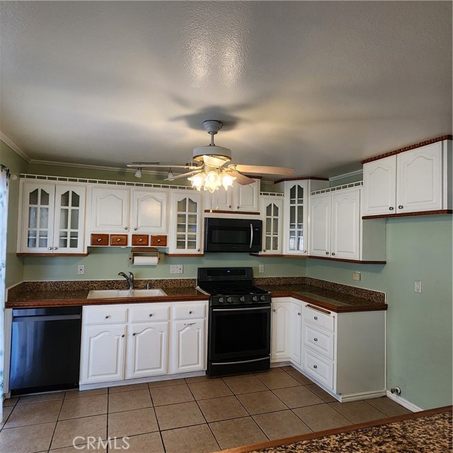 Detail Gallery Image 5 of 16 For 5573 Pueblo Court, Commerce,  CA 90040 - 3 Beds | 2/1 Baths