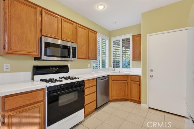 Detail Gallery Image 15 of 27 For 1232 Paseo Azul, Corona,  CA 92879 - 2 Beds | 2/1 Baths