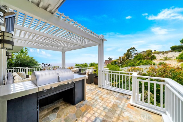 Detail Gallery Image 18 of 65 For 803 Gainsborough Dr, Laguna Beach,  CA 92651 - 3 Beds | 3/1 Baths