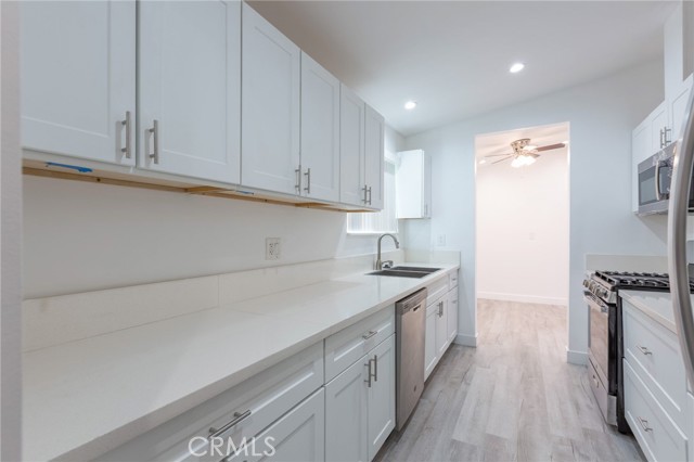 Detail Gallery Image 4 of 17 For 7825 Tujunga Ave, North Hollywood,  CA 91605 - 3 Beds | 2 Baths