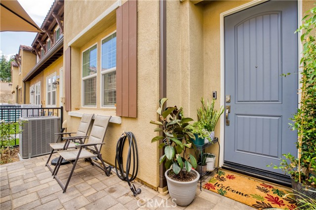 Detail Gallery Image 1 of 1 For 28639 Solana Ct, Valencia,  CA 91354 - 3 Beds | 2/1 Baths