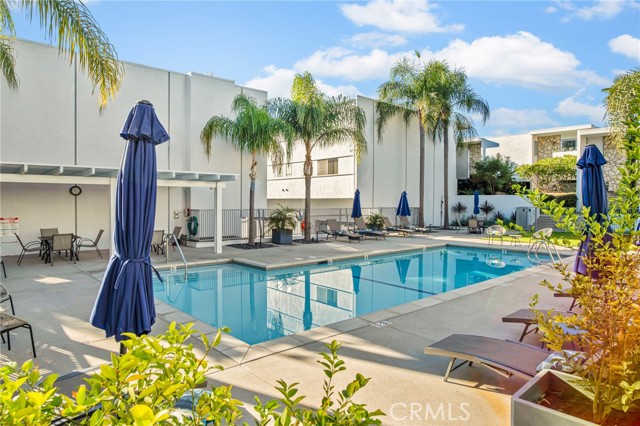 Detail Gallery Image 28 of 36 For 4221 W Sarah St #24,  Burbank,  CA 91505 - 2 Beds | 2/1 Baths