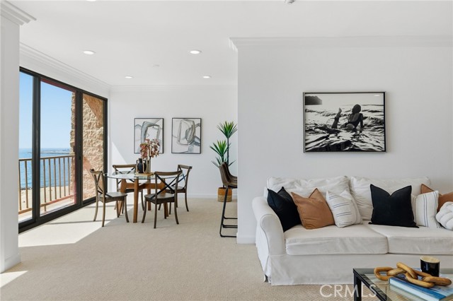 727 Esplanade, Redondo Beach, California 90277, 2 Bedrooms Bedrooms, 0 ,2 BathroomsBathrooms,Residential,For Sale,Esplanade,0,SB26097055