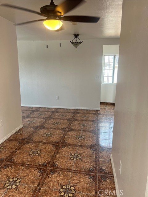 231 E 88th Place, Los Angeles CA: https://media.crmls.org/medias/ff3fd0df-f9cf-4dda-adf3-9ec231b0e734.jpg