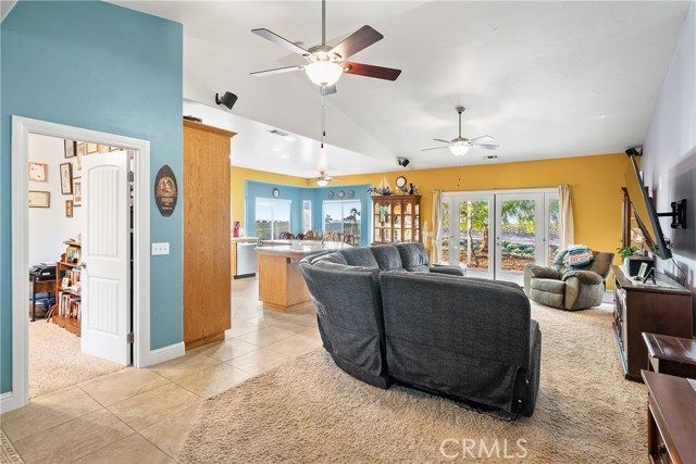 5015 Stagg Hill Place, Paso Robles CA: https://media.crmls.org/medias/ff3ff04c-1070-4385-bc93-421488d943af.jpg