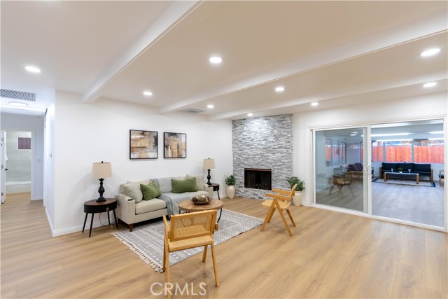 Detail Gallery Image 3 of 28 For 5245 N Mountain View, San Bernardino,  CA 92407 - 5 Beds | 2 Baths