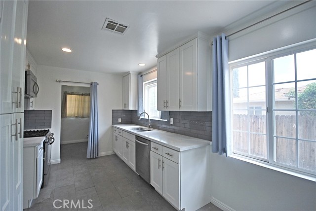 10622 Zelzah Avenue, Granada Hills CA: https://media.crmls.org/medias/ff404d3f-60b6-48e6-be68-57bbfd3ff420.jpg