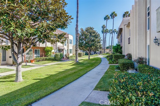 9735 Brookbay Circle, Huntington Beach, CA 92646