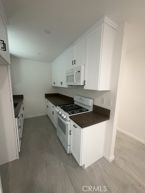 Detail Gallery Image 9 of 23 For 1420 Chestnut Ave #1420,  Long Beach,  CA 90813 - 1 Beds | 1 Baths