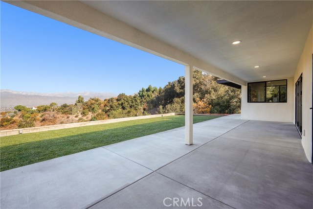 2115 E Santiago Street, Covina CA: https://media.crmls.org/medias/ff421d7f-b895-46da-bae3-6f246bb07fec.jpg