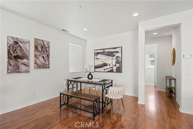 14681 Marist Lane, Chino CA: https://media.crmls.org/medias/ff42c377-a7c1-4b43-9fb2-d942db88354c.jpg