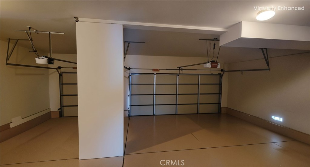 https://media.crmls.org/medias/ff42e7c1-b980-48cb-9ff4-cf2f213883f2.jpg?preset=X-Large