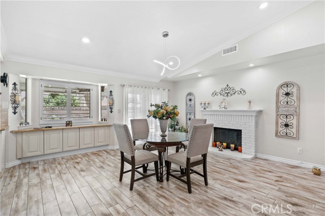 Detail Gallery Image 13 of 67 For 42962 Burlwood Dr, Lancaster,  CA 93536 - 4 Beds | 2/1 Baths