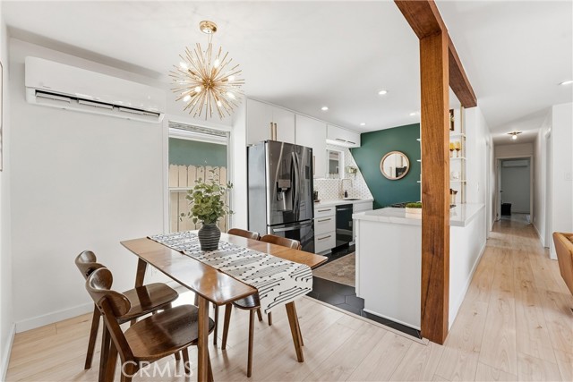 Detail Gallery Image 4 of 23 For 2157 Gale Ave, Long Beach,  CA 90810 - 4 Beds | 3 Baths