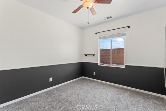 13275 Lone Pine Court, Hesperia CA: https://media.crmls.org/medias/ff43960e-0cc9-4002-b8f7-dddcb9351259.jpg