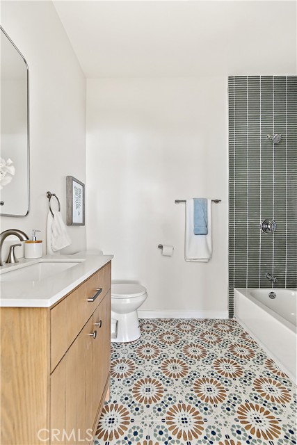 Detail Gallery Image 18 of 52 For 1251 Leighton Ave #1251,  Los Angeles,  CA 90037 - 5 Beds | 2 Baths