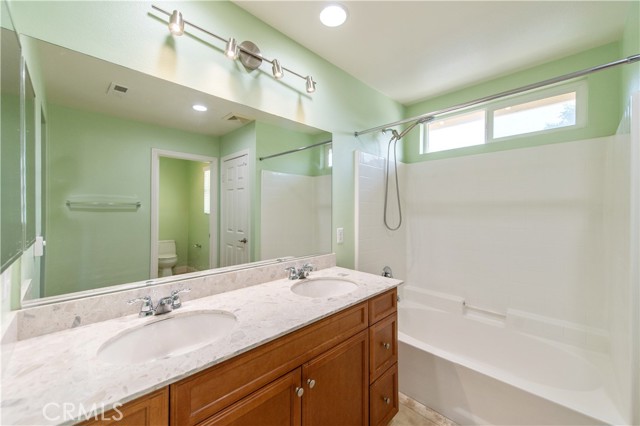 7271 Enclave Drive, Eastvale CA: https://media.crmls.org/medias/ff43f58f-5088-4393-945b-dcff16f4ebb0.jpg