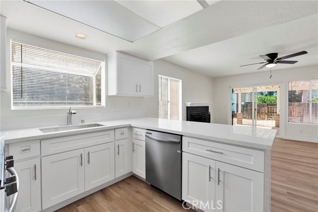 Detail Gallery Image 5 of 27 For 16543 San Juan Pl, Victorville,  CA 92395 - 4 Beds | 3 Baths