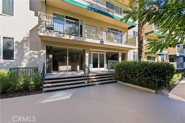 4501 Cedros Avenue, 330 photo 39
