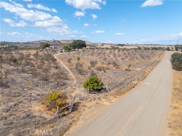 27 Wellsona Road, Paso Robles CA: https://media.crmls.org/medias/ff460102-78cb-4226-b5fe-acc4e92aef9f.jpg