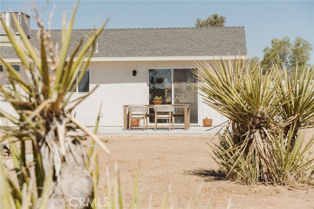 Detail Gallery Image 3 of 57 For 3655 Surrey Ave, Yucca Valley,  CA 92284 - 3 Beds | 2 Baths