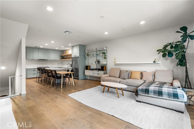 Detail Gallery Image 9 of 27 For 4524 N Ayla, Los Angeles,  CA 90041 - 3 Beds | 4 Baths