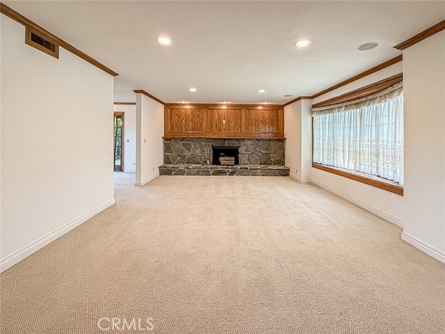 27014 Helmond Drive, Calabasas CA: https://media.crmls.org/medias/ff48a614-d780-40e0-beee-60e483c3fd57.jpg