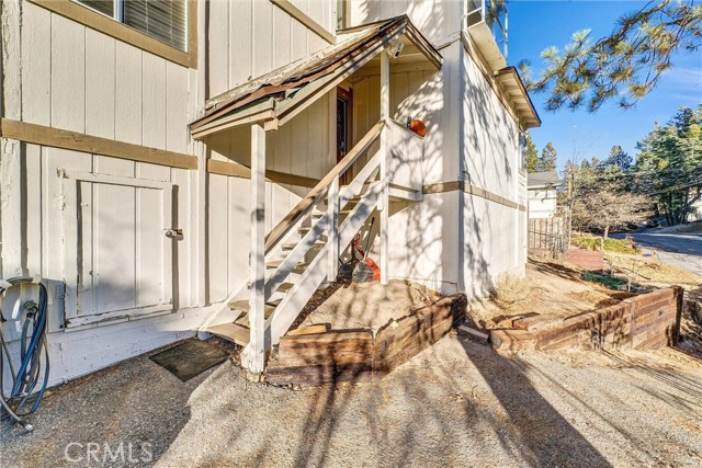 Detail Gallery Image 1 of 28 For 32490 Scandia Dr, Running Springs,  CA 92382 - 3 Beds | 2/1 Baths