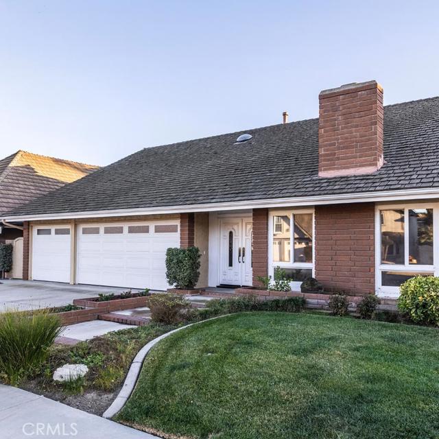 Detail Gallery Image 11 of 11 For 8602 Lorraine Dr, Huntington Beach,  CA 92646 - 4 Beds | 3 Baths