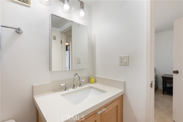 1750 E Ocean Boulevard, Long Beach CA: https://media.crmls.org/medias/ff499a27-6f0b-400d-b880-aaaa30a23e33.jpg