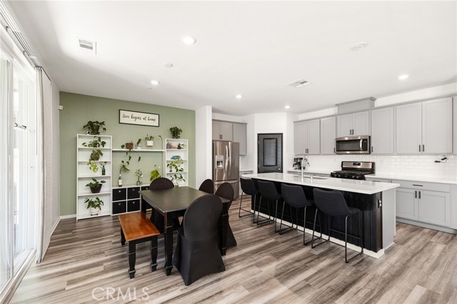 Detail Gallery Image 5 of 25 For 29140 Gardenia, Lake Elsinore,  CA 92530 - 4 Beds | 3/1 Baths